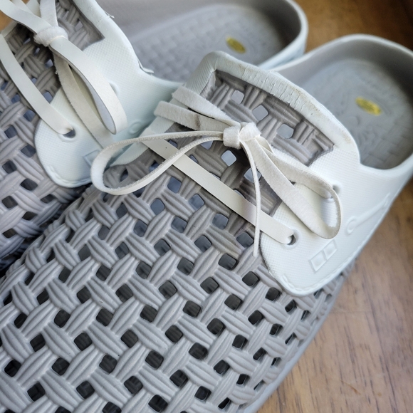 Barbara King Garden Shoes | Medium - Picture 2 of 7